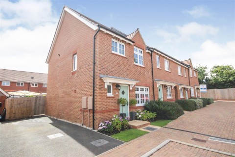 View Full Details for 7 Earls Close, Moulton, NORTHAMPTON