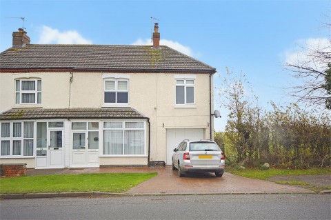 View Full Details for 102 Wellingborough Road, Earls Barton, NORTHAMPTON