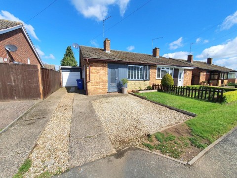View Full Details for 10 Priory Crescent, Roade, NORTHAMPTON