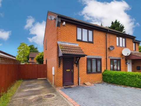View Full Details for Camrose Road, NORTHAMPTON