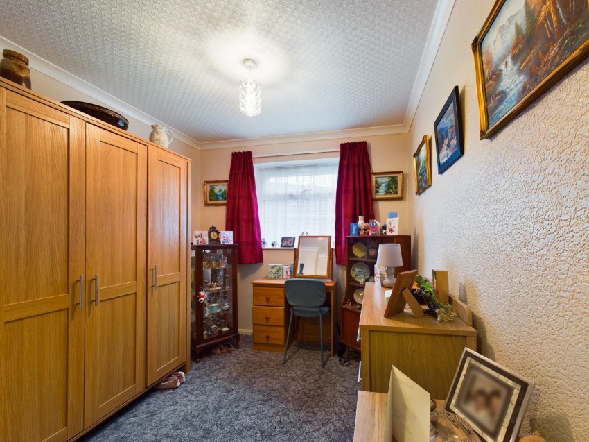 Images for Tarrant Close, Moulton