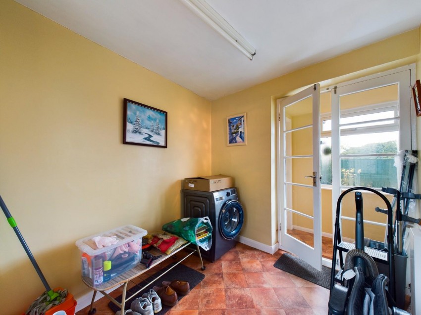 Images for Tarrant Close, Moulton