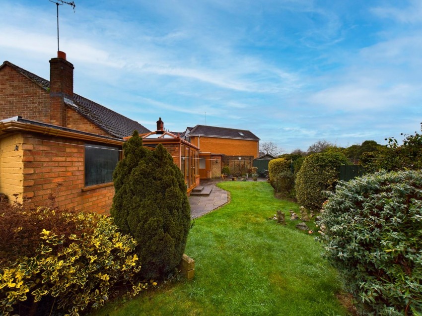 Images for Tarrant Close, Moulton