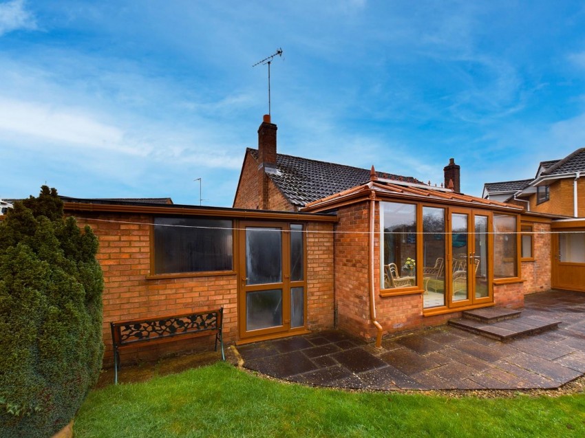Images for Tarrant Close, Moulton