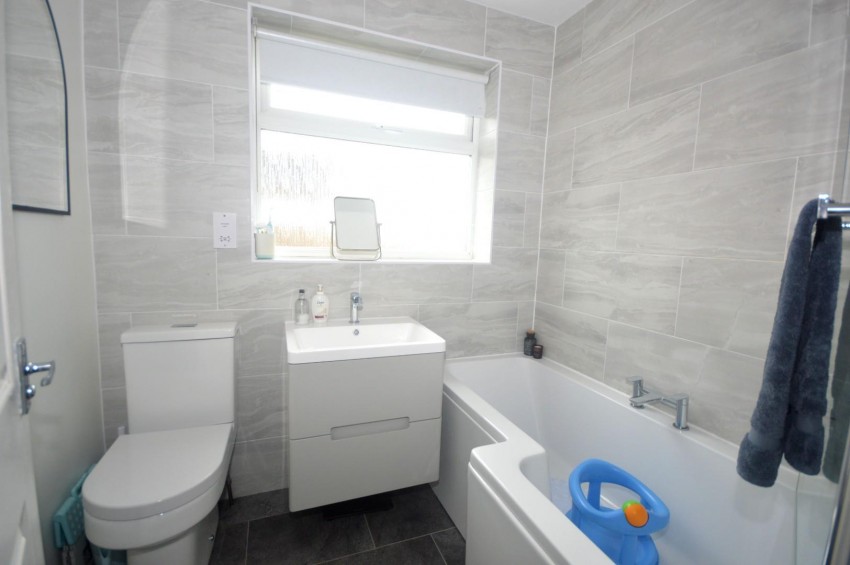 Images for Dowthorpe Hill, Earls Barton, Northampton