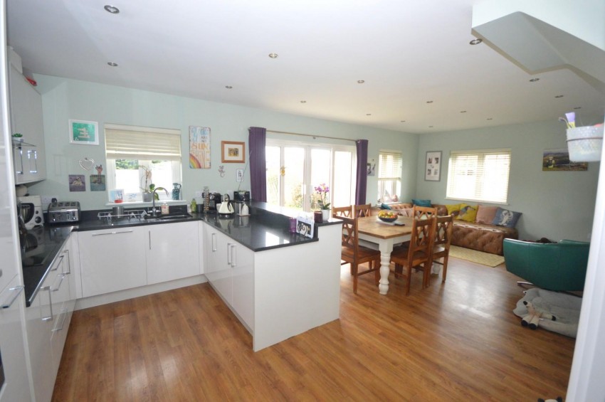 Images for Thorpe Road, Earls Barton, Northampton
