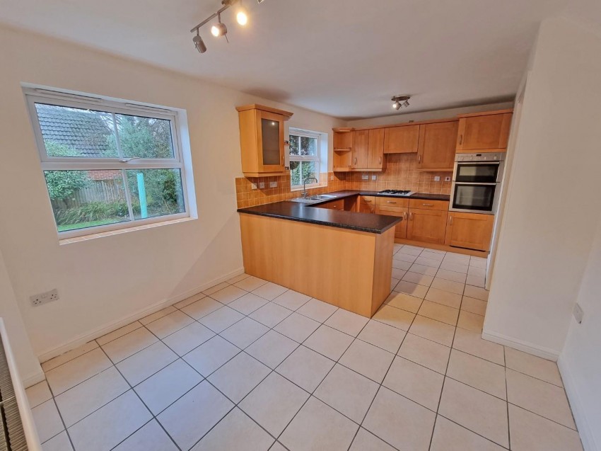 Images for Judith Way, Cawston, Rugby