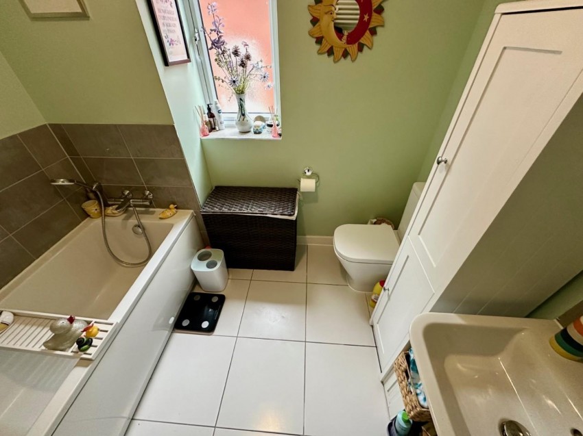 Images for Hazel Close, Eden Park, Rugby
