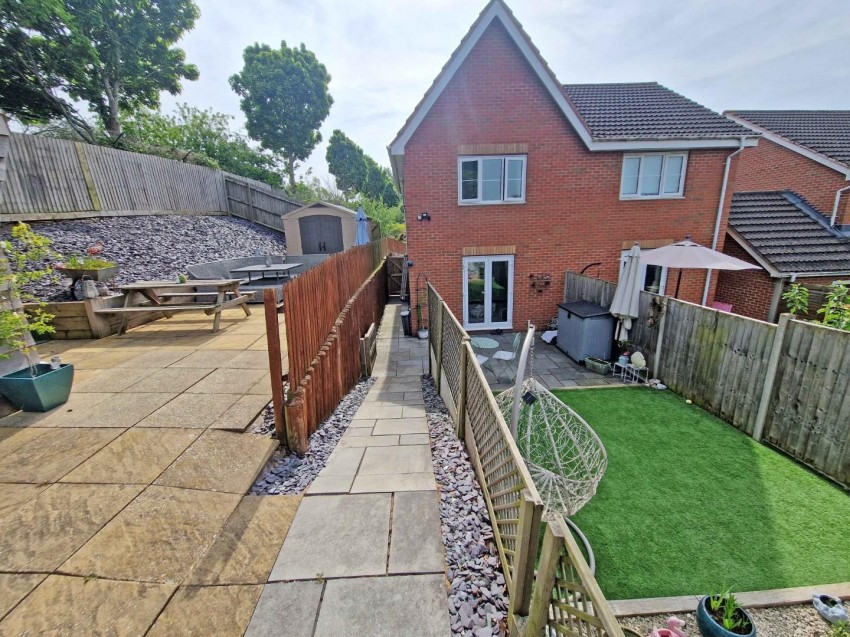 Images for Gardeners End, RUGBY
