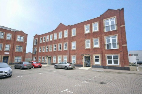 View Full Details for Apartment 1 Sandy House, Woodside Park, Rugby