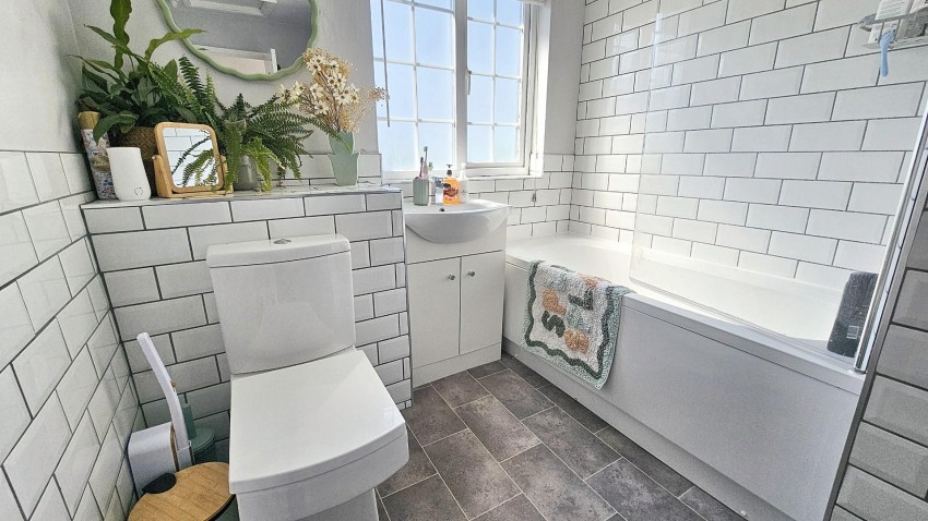 Images for The Leys, Roade, NORTHAMPTON