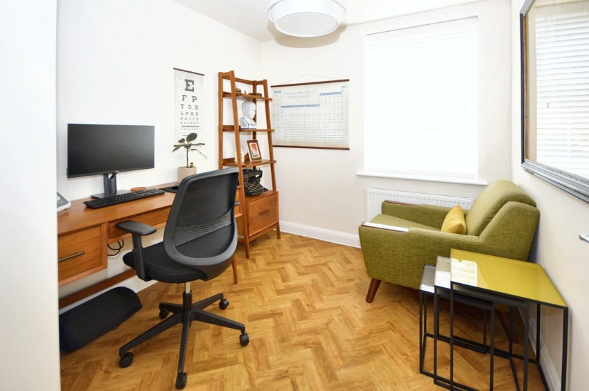 Images for Golding Crescent, Earls Barton, Northampton