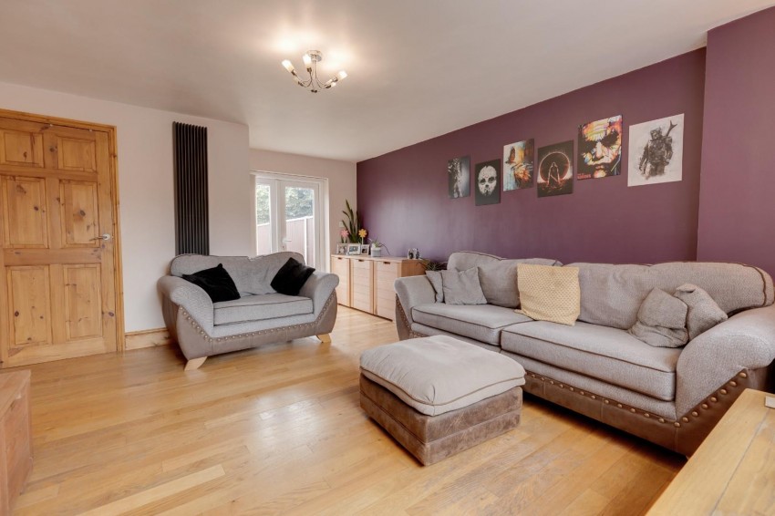 Images for 28 Lodge Close, Duston
