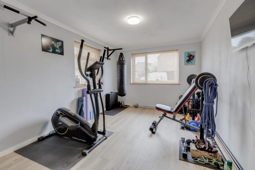 Images for 28 Lodge Close, Duston