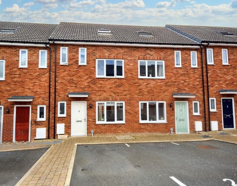 View Full Details for Bowlers Yard, Earls Barton, Northampton