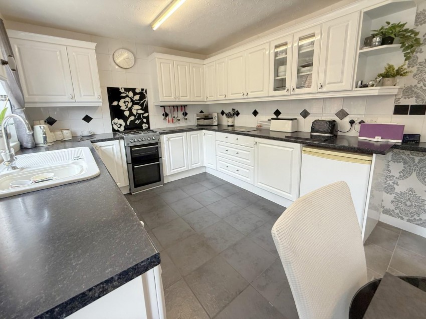 Images for Yates Avenue, Newbold, Rugby