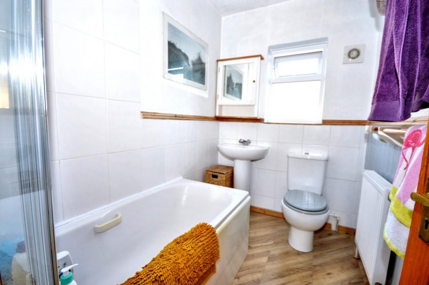 Images for Tebbutts Yard, Earls Barton, Northampton