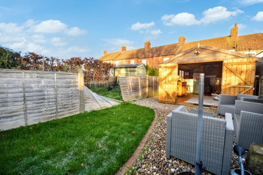 Images for Tebbutts Yard, Earls Barton, Northampton