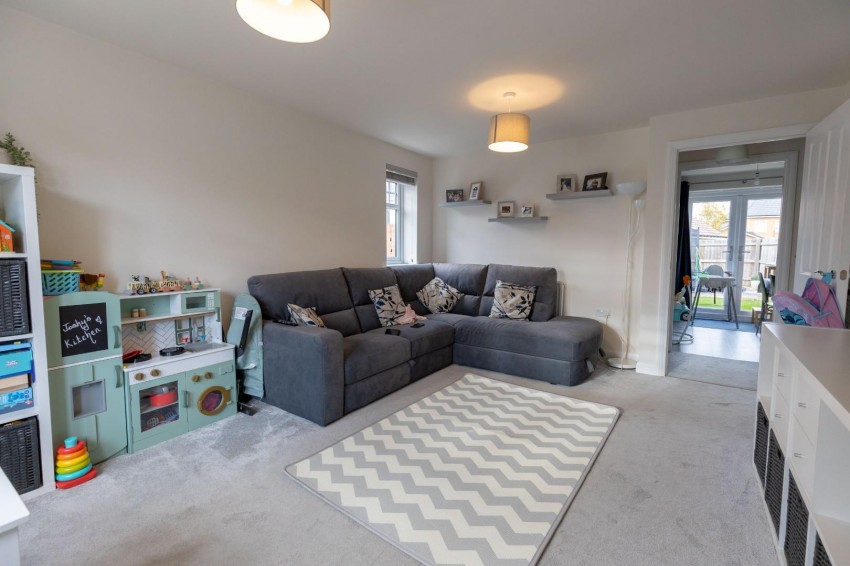 Images for Hutchins Close, Overstone Gate