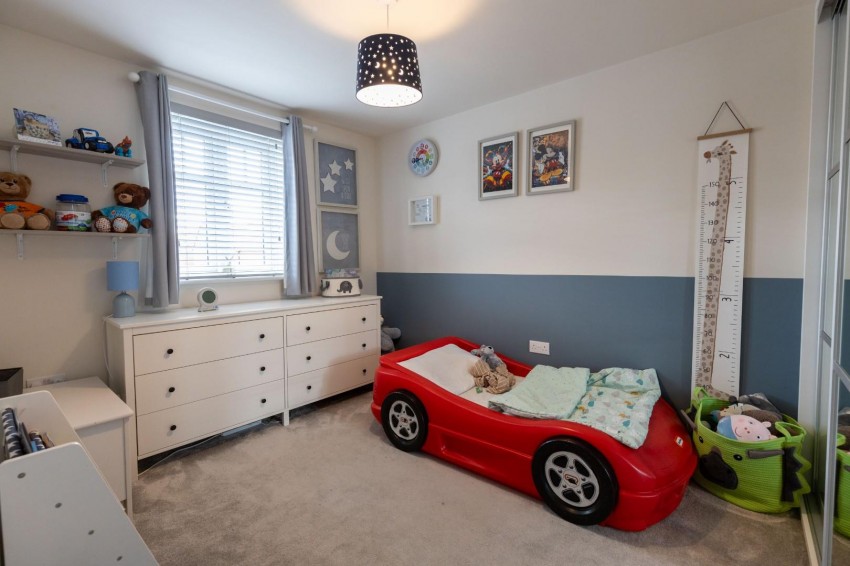 Images for Hutchins Close, Overstone Gate