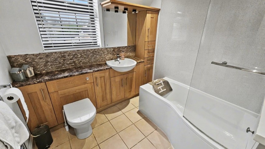 Images for Butlins Lane, Roade, Northampton