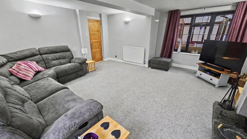 Images for Butlins Lane, Roade, Northampton