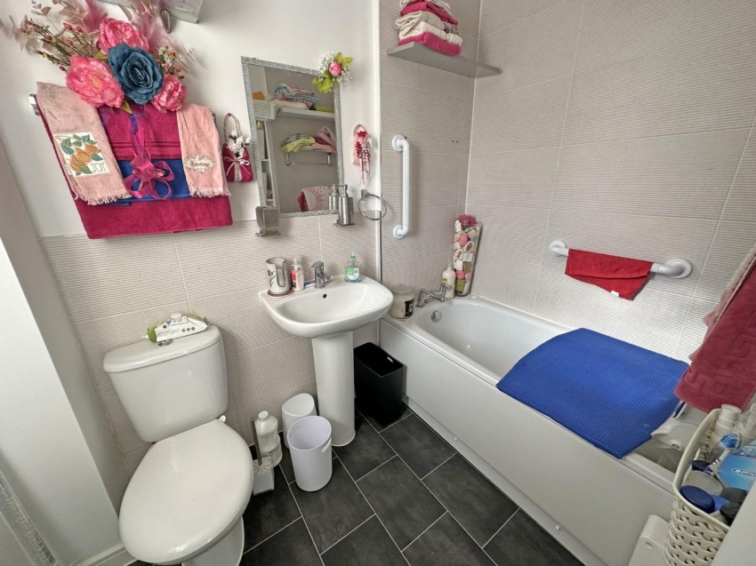 Images for Wimbourne Road, Houlton, RUGBY