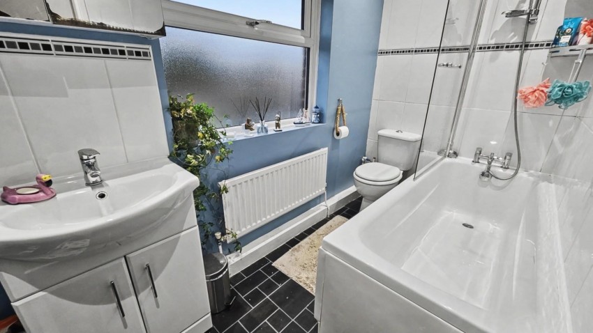 Images for Hoe Way, Roade, Northampton