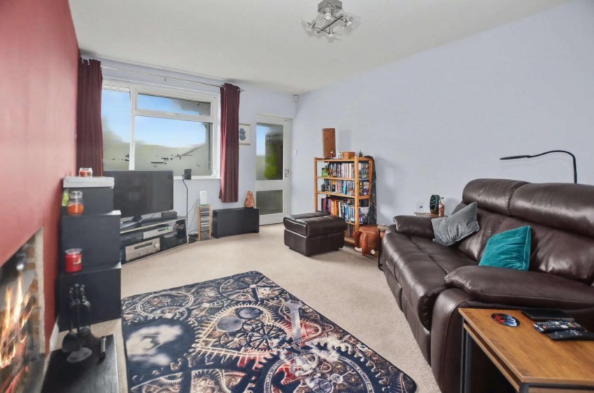 Images for 47 Willow View, Kislingbury, NORTHAMPTON