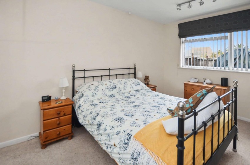 Images for 47 Willow View, Kislingbury, NORTHAMPTON