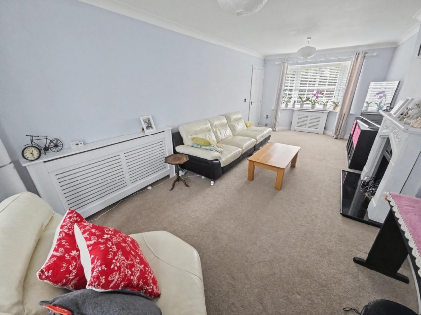 Images for Cave Close, Cawston, Rugby