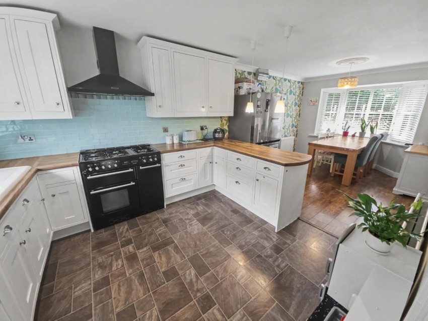 Images for Cave Close, Cawston, Rugby