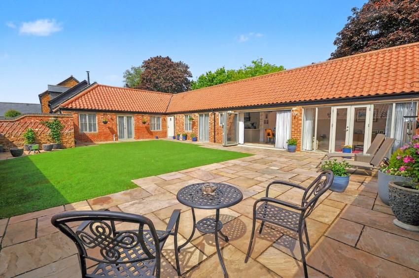 Images for Hill Farm Court, Mears Ashby, Northampton
