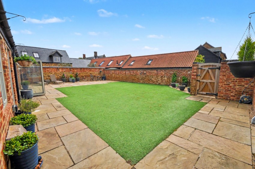 Images for Hill Farm Court, Mears Ashby, Northampton