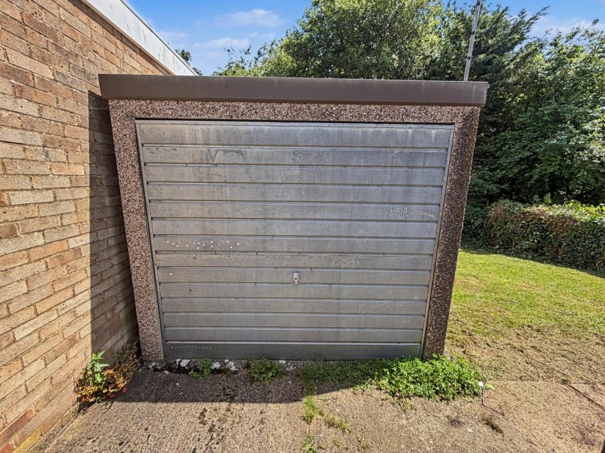 Images for Firs Drive, Rugby