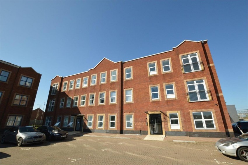 Images for Sandy House, Woodside Park, Rugby