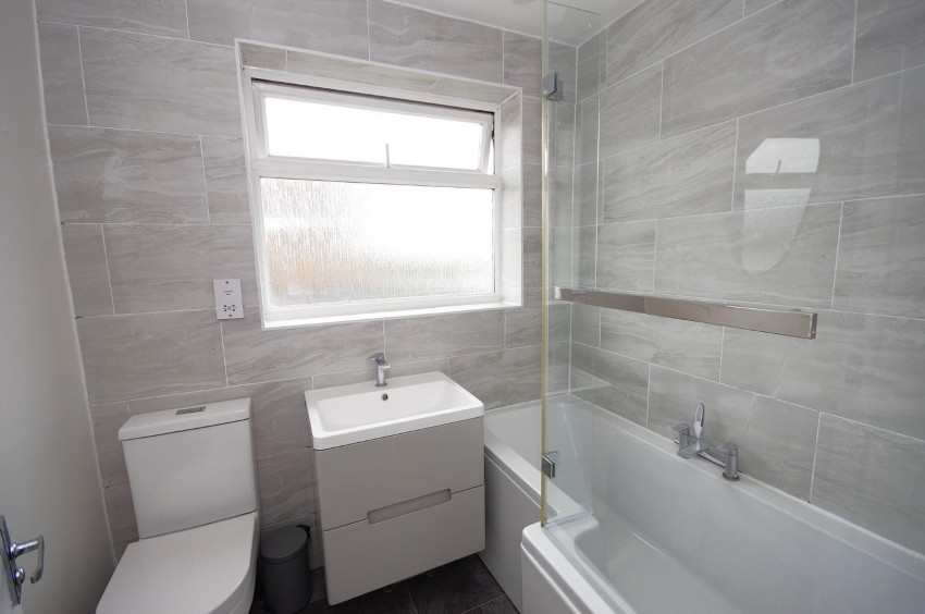 Images for Dowthorpe Hill, Earls Barton, Northampton