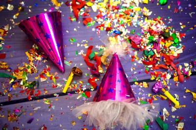 7 Festive Party Games (Suitable for Kids!)